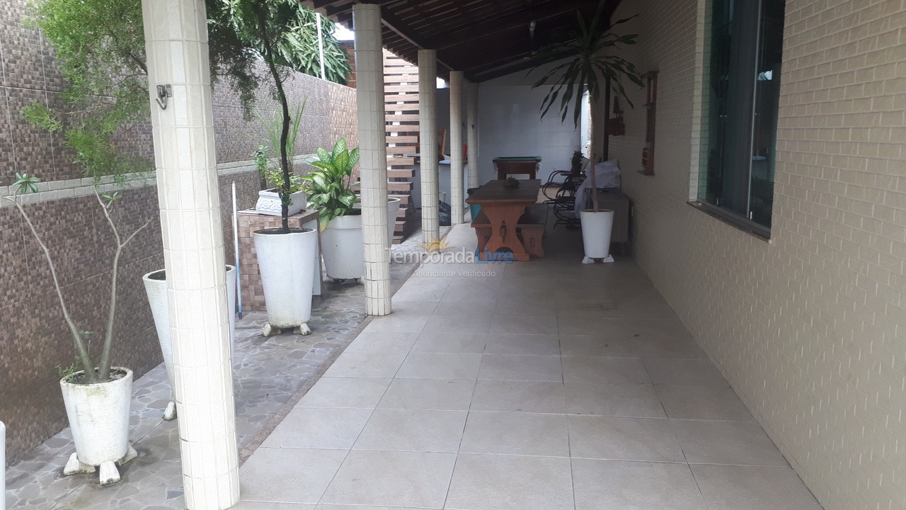 Casa para aluguel de temporada em Barra dos Coqueiros (Centro)