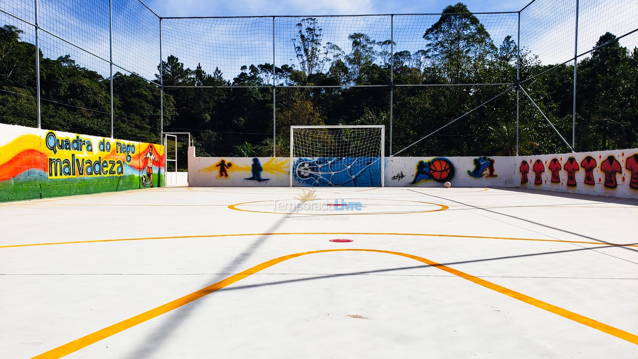 Casa para aluguel de temporada em Juquitiba (Chácara Com Wifi Jogos E Churrasqueira Coberta)