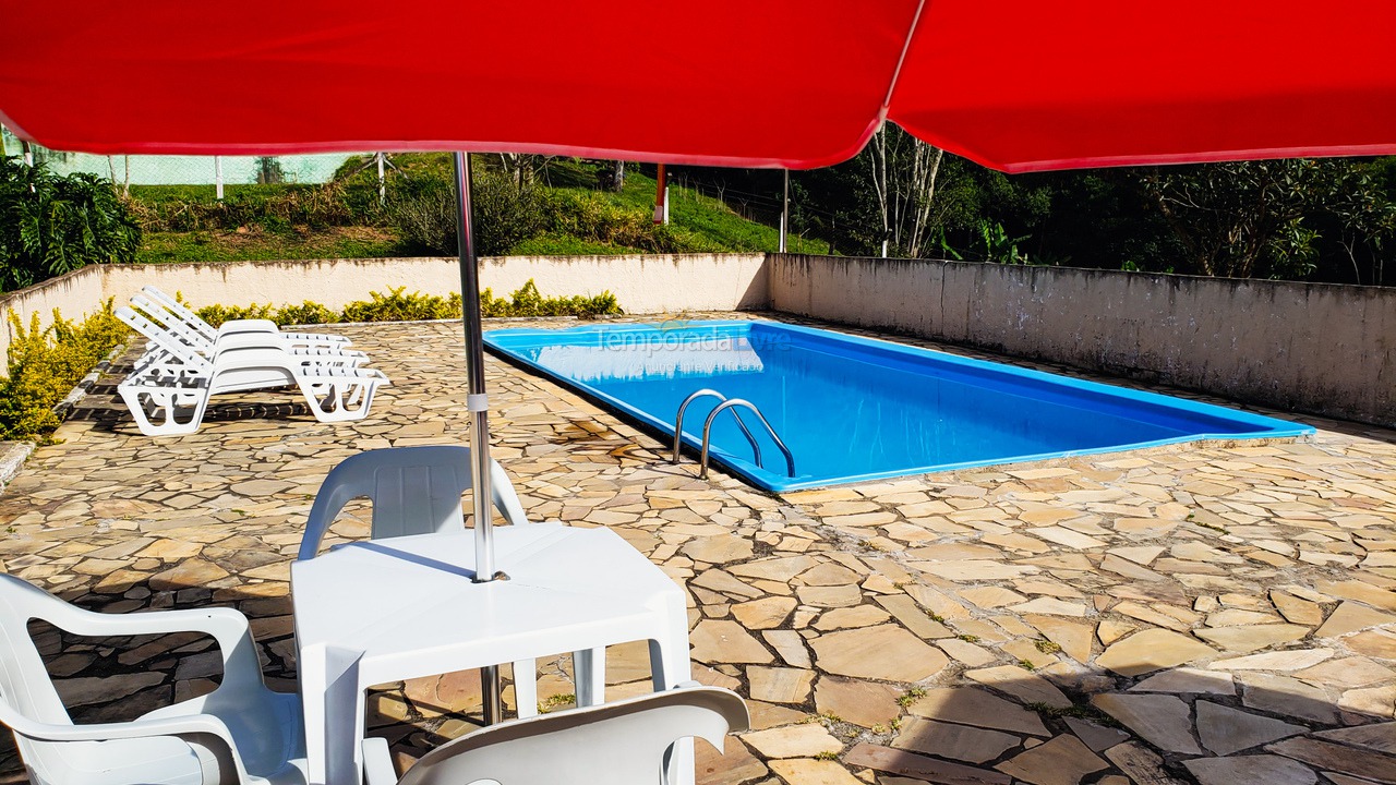 Casa para aluguel de temporada em Juquitiba (Chácara Com Wifi Jogos E Churrasqueira Coberta)