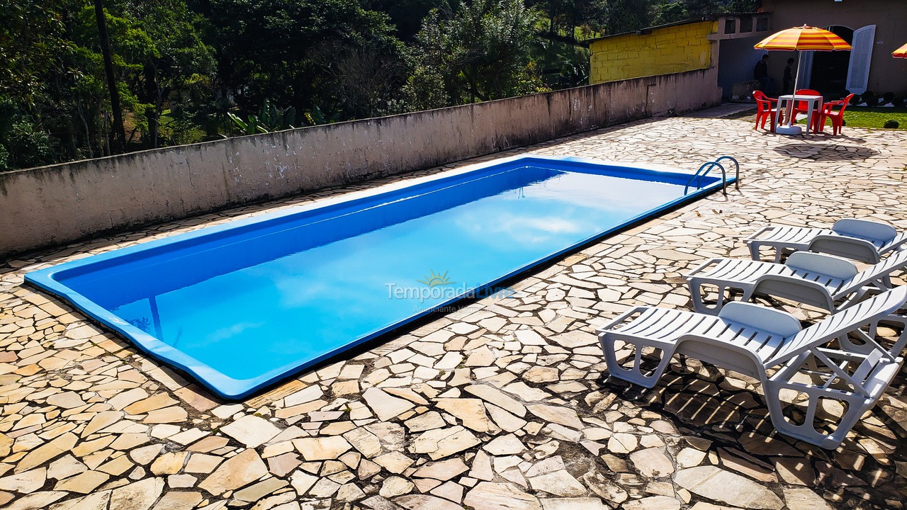 Casa para aluguel de temporada em Juquitiba (Chácara Com Wifi Jogos E Churrasqueira Coberta)