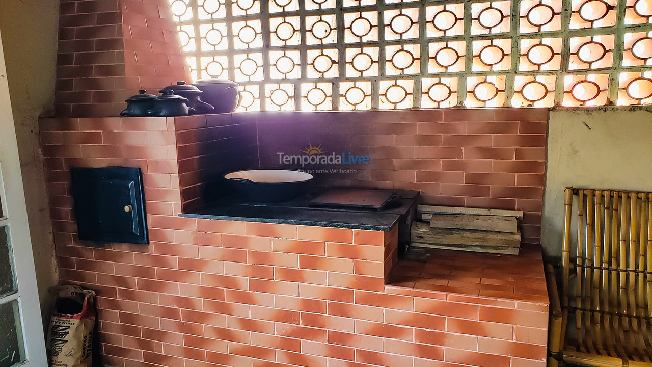 Casa para aluguel de temporada em Juquitiba (Chácara Com Wifi Jogos E Churrasqueira Coberta)