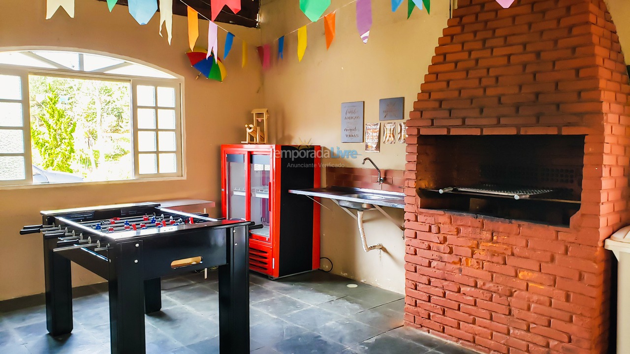 Casa para aluguel de temporada em Juquitiba (Chácara Com Wifi Jogos E Churrasqueira Coberta)
