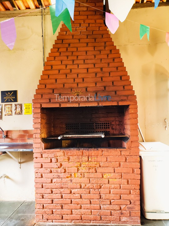 Casa para aluguel de temporada em Juquitiba (Chácara Com Wifi Jogos E Churrasqueira Coberta)