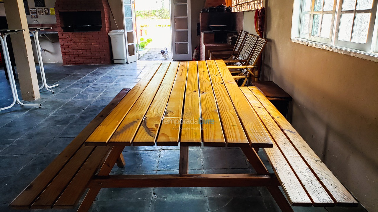 Casa para aluguel de temporada em Juquitiba (Chácara Com Wifi Jogos E Churrasqueira Coberta)