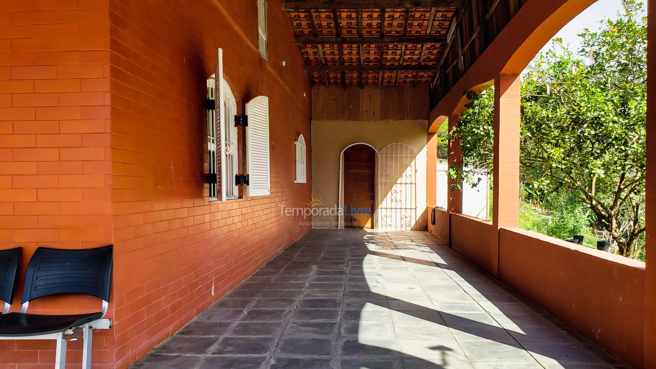 Casa para aluguel de temporada em Juquitiba (Chácara Com Wifi Jogos E Churrasqueira Coberta)