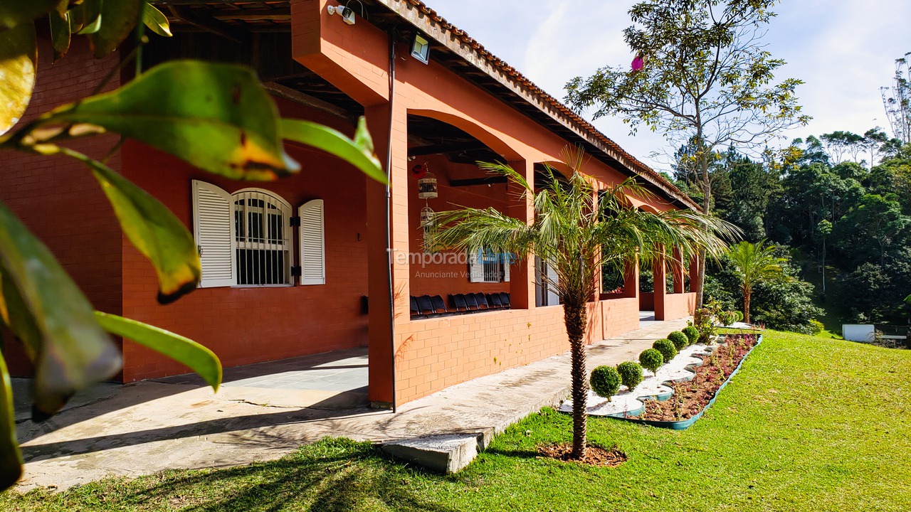 Casa para aluguel de temporada em Juquitiba (Chácara Com Wifi Jogos E Churrasqueira Coberta)