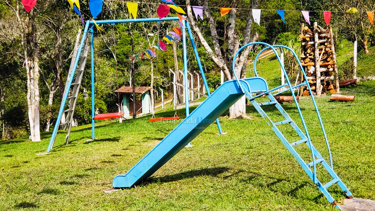 Casa para aluguel de temporada em Juquitiba (Chácara Com Wifi Jogos E Churrasqueira Coberta)