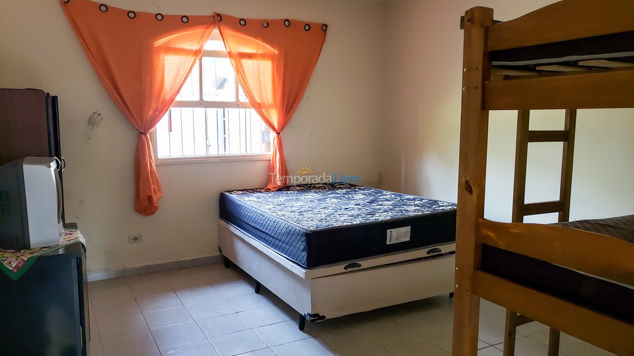 Casa para aluguel de temporada em Juquitiba (Chácara Com Wifi Jogos E Churrasqueira Coberta)