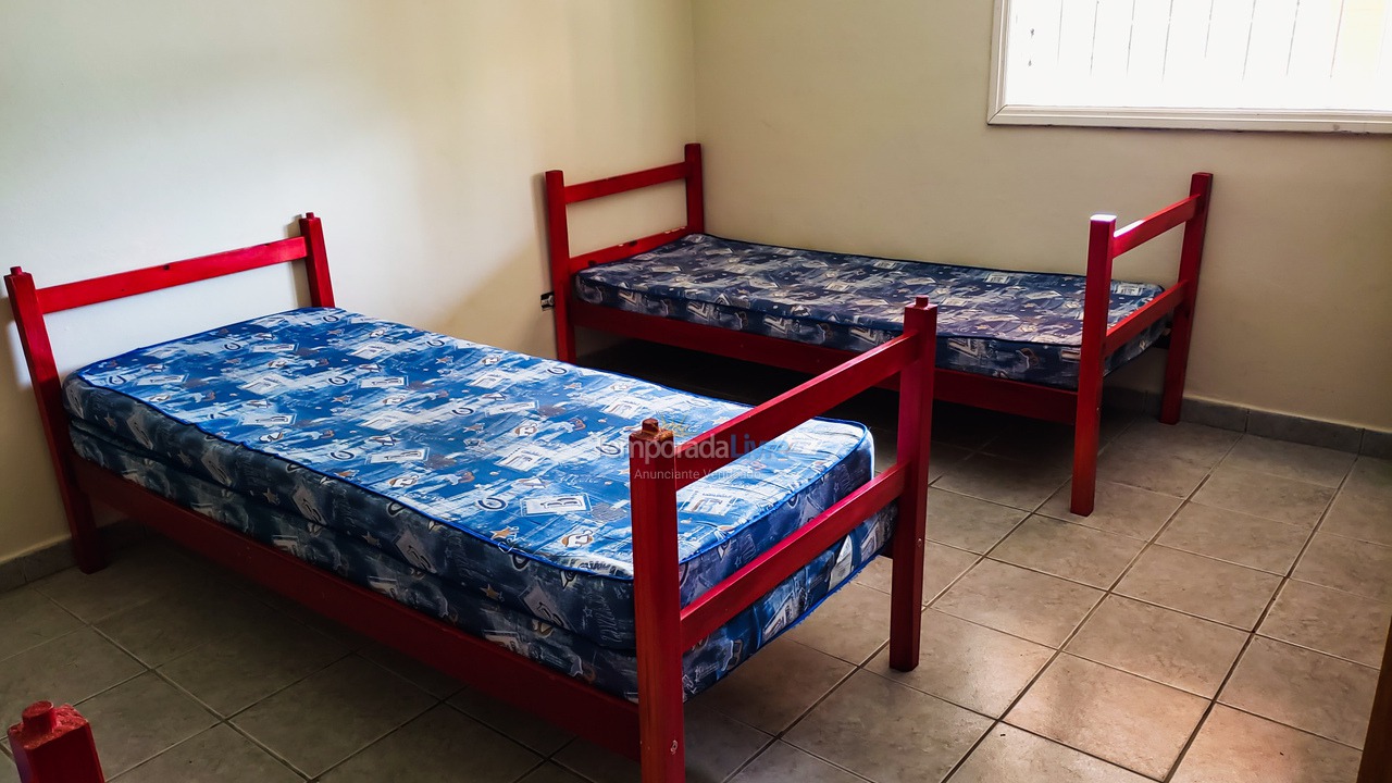 Casa para aluguel de temporada em Juquitiba (Chácara Com Wifi Jogos E Churrasqueira Coberta)