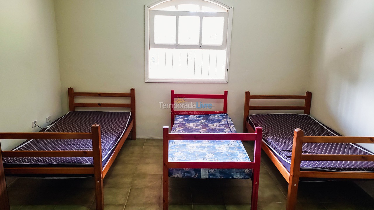 Casa para aluguel de temporada em Juquitiba (Chácara Com Wifi Jogos E Churrasqueira Coberta)