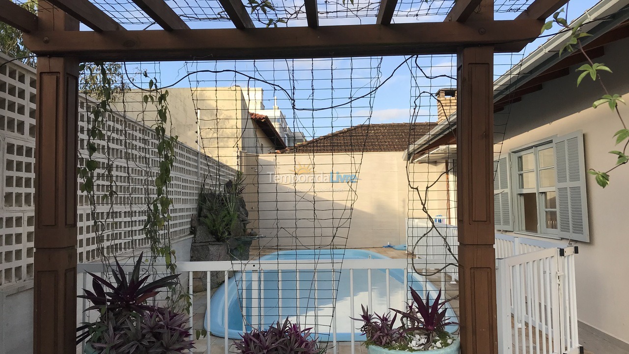 Casa para aluguel de temporada em Florianopolis (Canasvieiras)