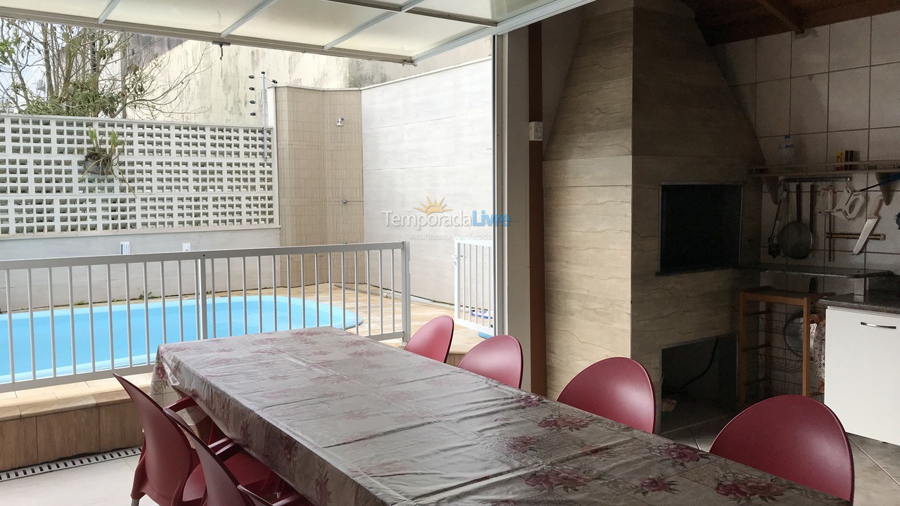 Casa para aluguel de temporada em Florianopolis (Canasvieiras)