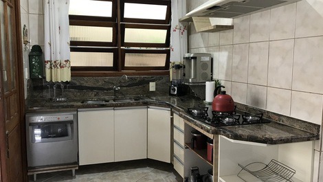 Linda casa perto da praia com piscina - Canasvieiras