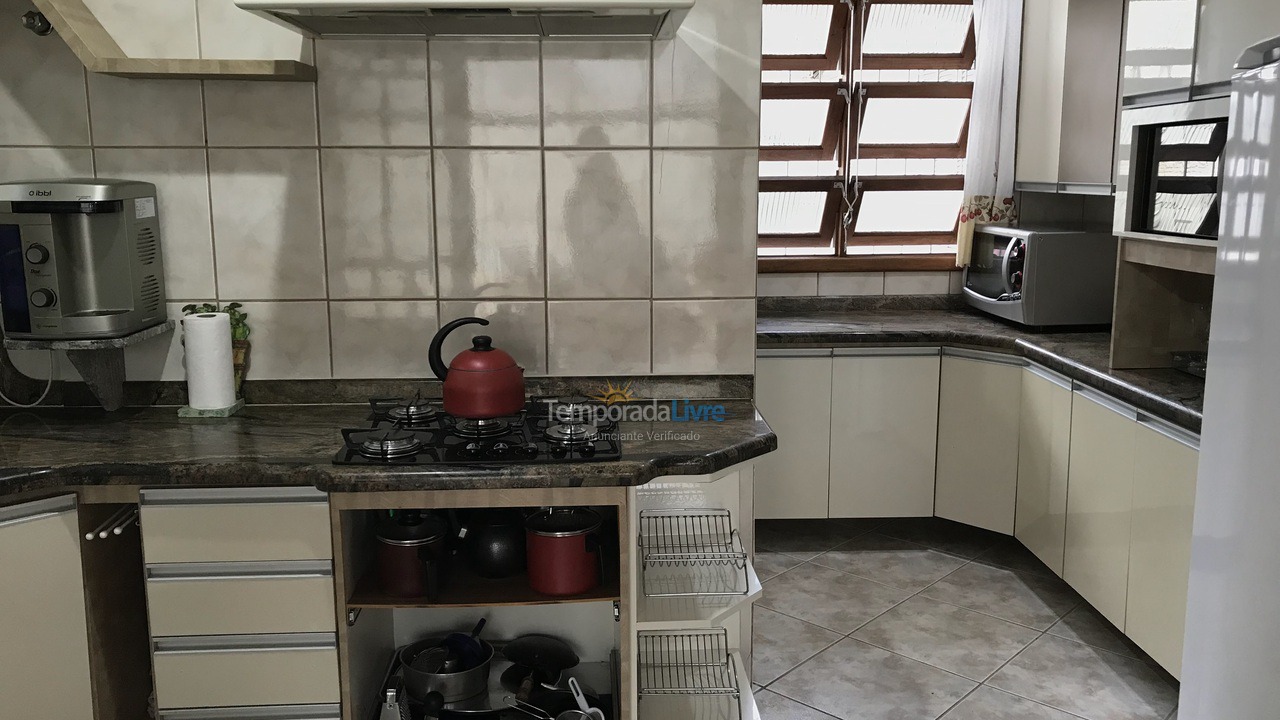 Casa para aluguel de temporada em Florianopolis (Canasvieiras)