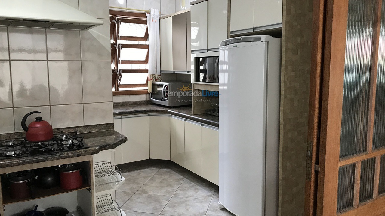 Casa para aluguel de temporada em Florianopolis (Canasvieiras)