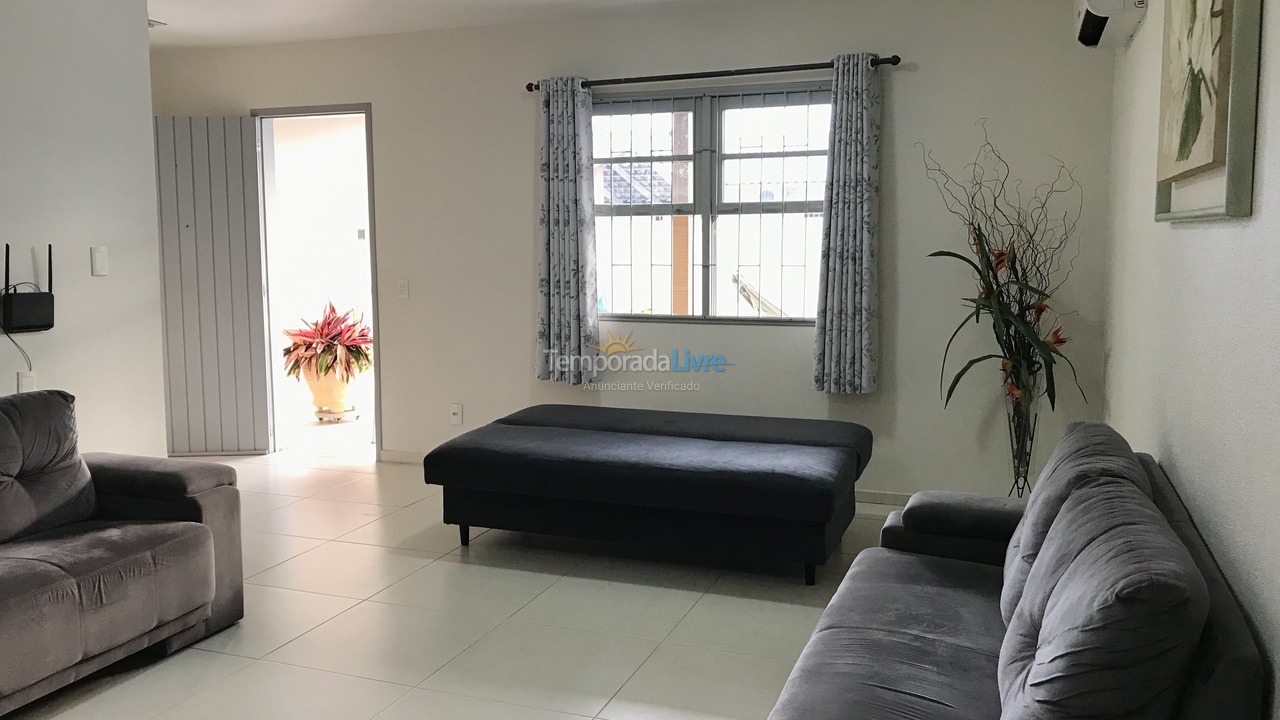 Casa para aluguel de temporada em Florianopolis (Canasvieiras)