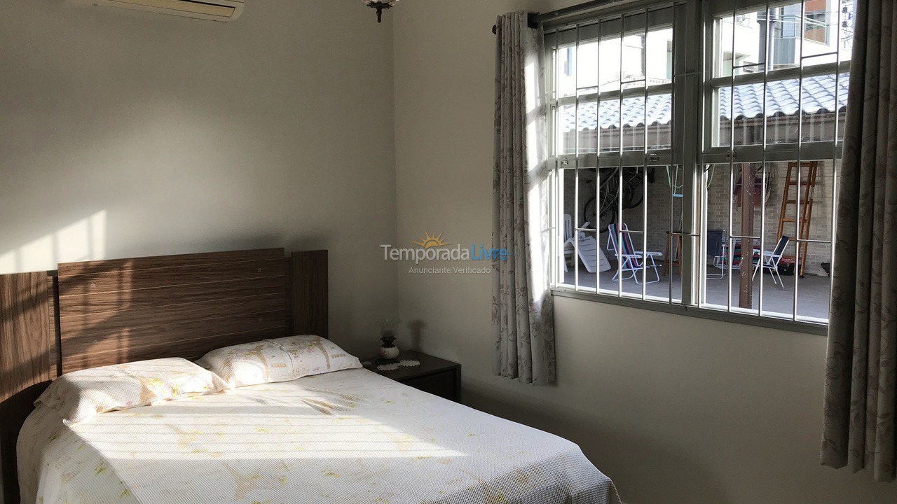 Casa para aluguel de temporada em Florianopolis (Canasvieiras)