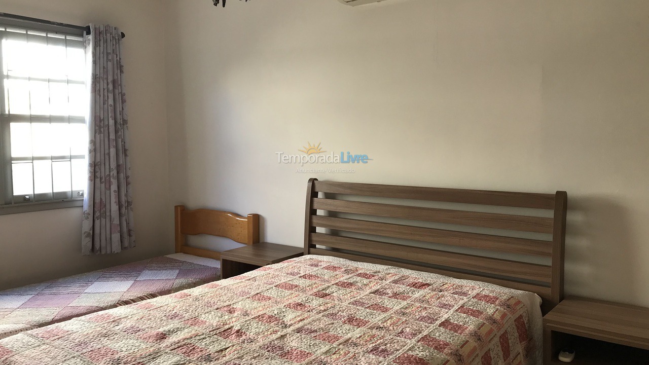 Casa para aluguel de temporada em Florianopolis (Canasvieiras)