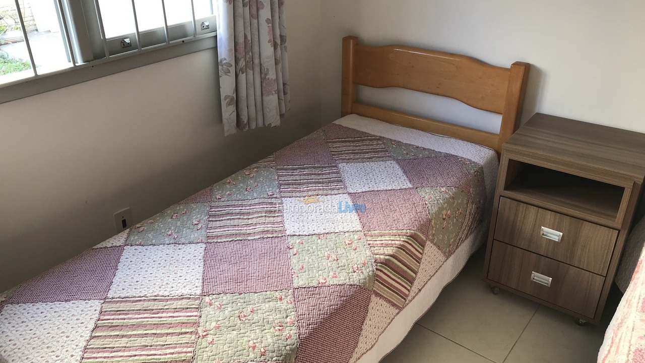 Casa para aluguel de temporada em Florianopolis (Canasvieiras)