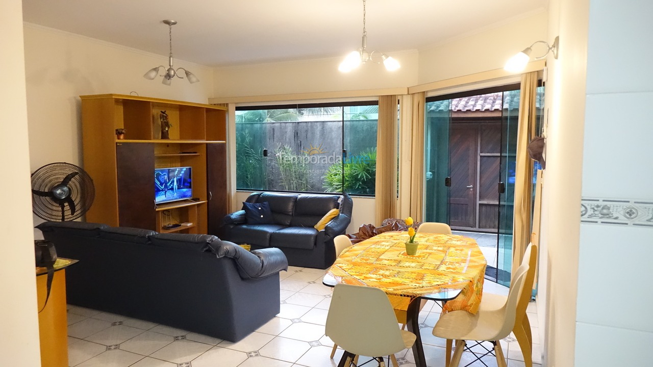 House for vacation rental in Peruíbe (Parque Turistico)