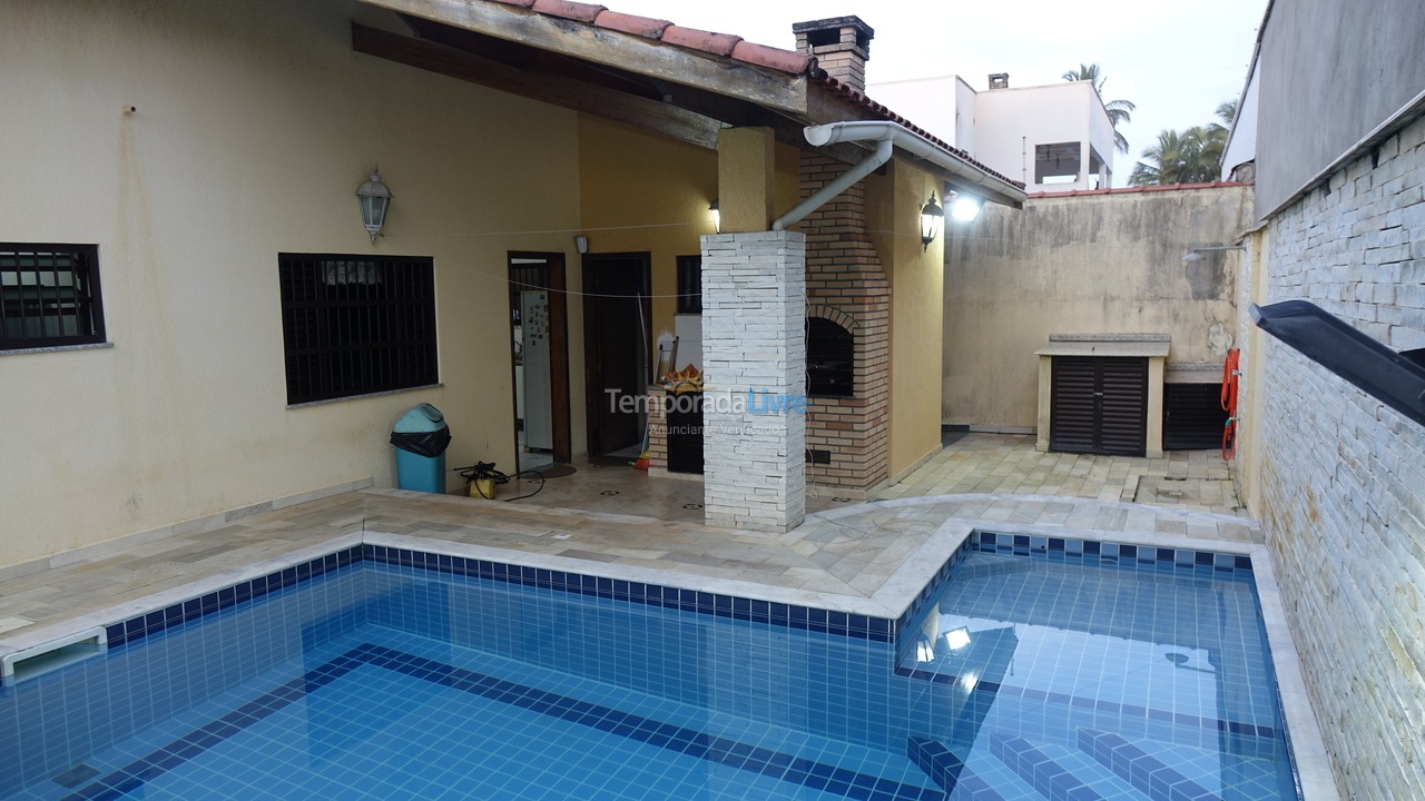 House for vacation rental in Peruíbe (Parque Turistico)