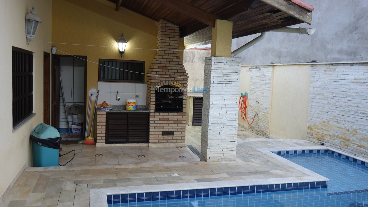 House for vacation rental in Peruíbe (Parque Turistico)