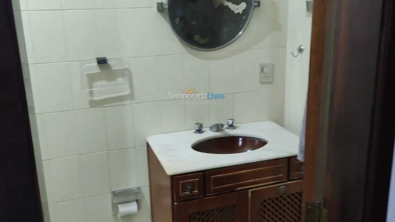 Casa para aluguel de temporada em Niterói (Praia de Piratininga)