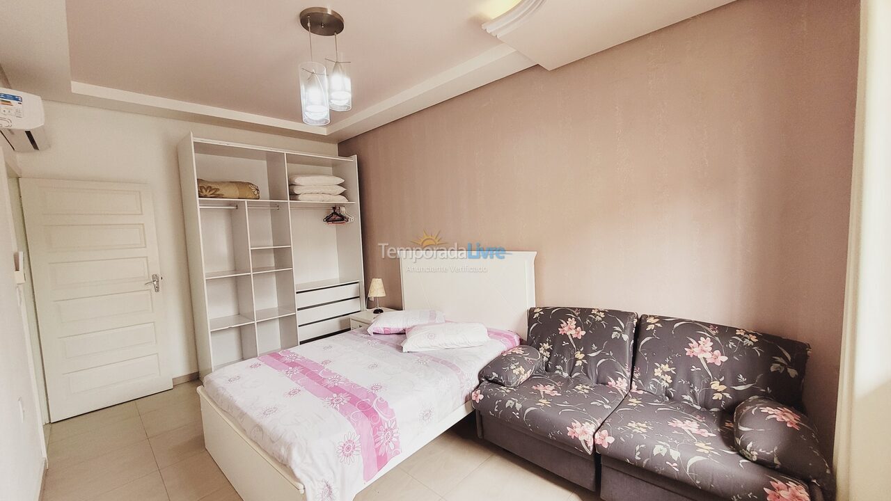 Casa para aluguel de temporada em Florianopolis (Canasvieiras)