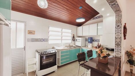 BOAS FÉRIAS ECONOMIZANDO EXCELENTE CASA! PERTO CENTRO E PRAIA