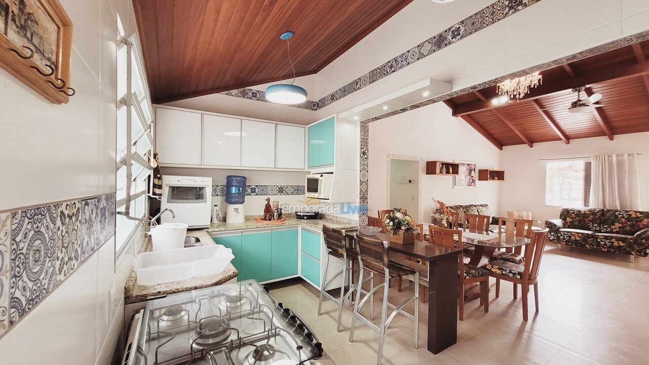 Casa para aluguel de temporada em Florianopolis (Canasvieiras)