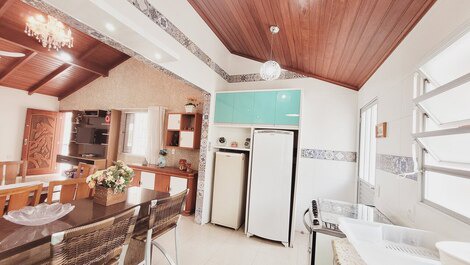 BOAS FÉRIAS ECONOMIZANDO EXCELENTE CASA! PERTO CENTRO E PRAIA