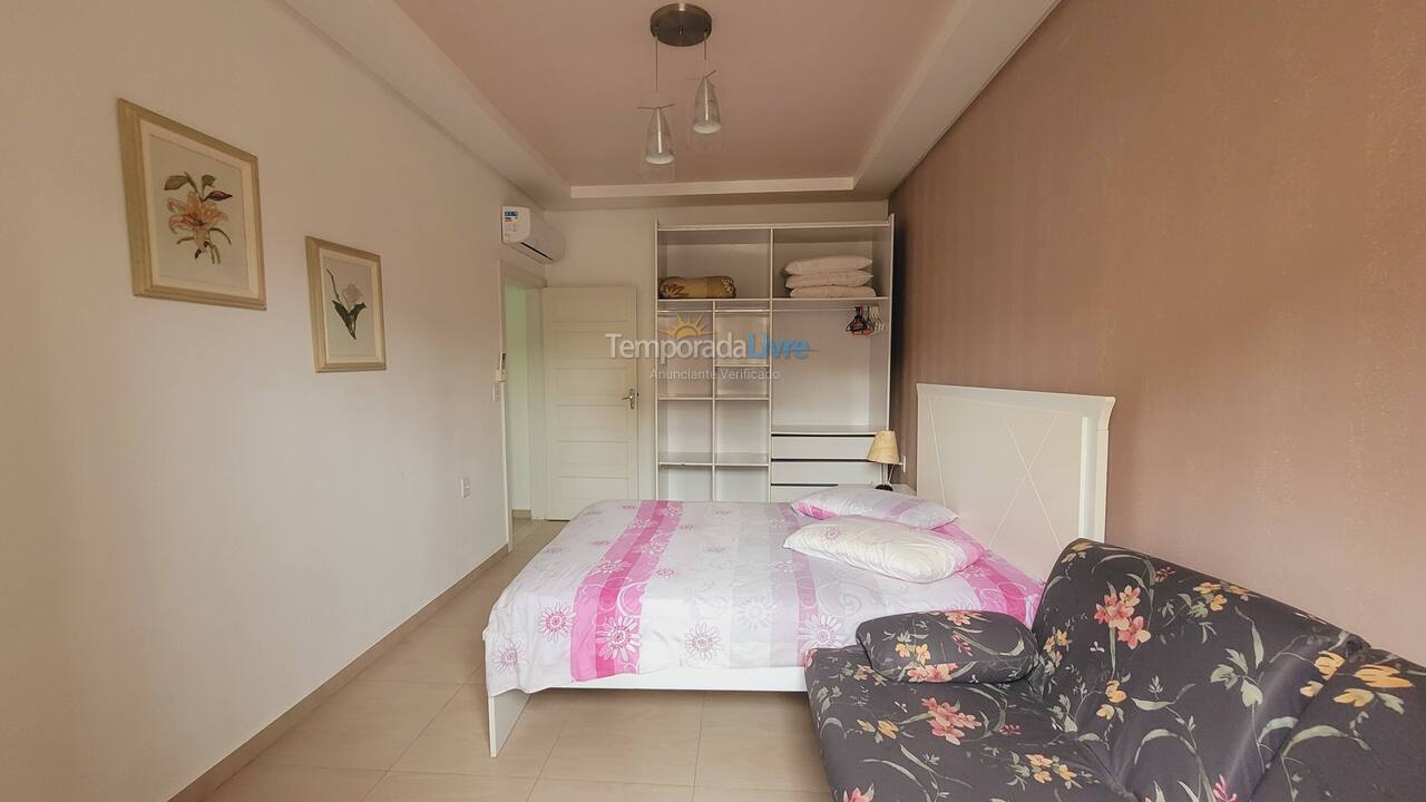 Casa para aluguel de temporada em Florianopolis (Canasvieiras)