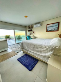 House in front of the sea walk in the sand Maresias