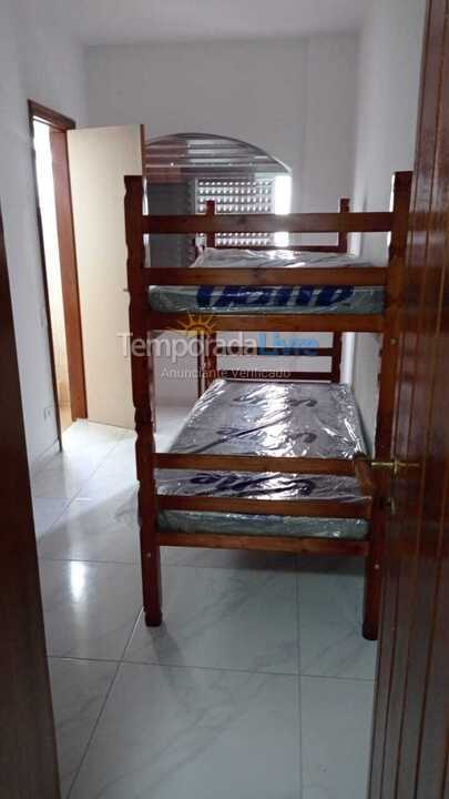 Apartamento para aluguel de temporada em Praia Grande (Vila Tupi)