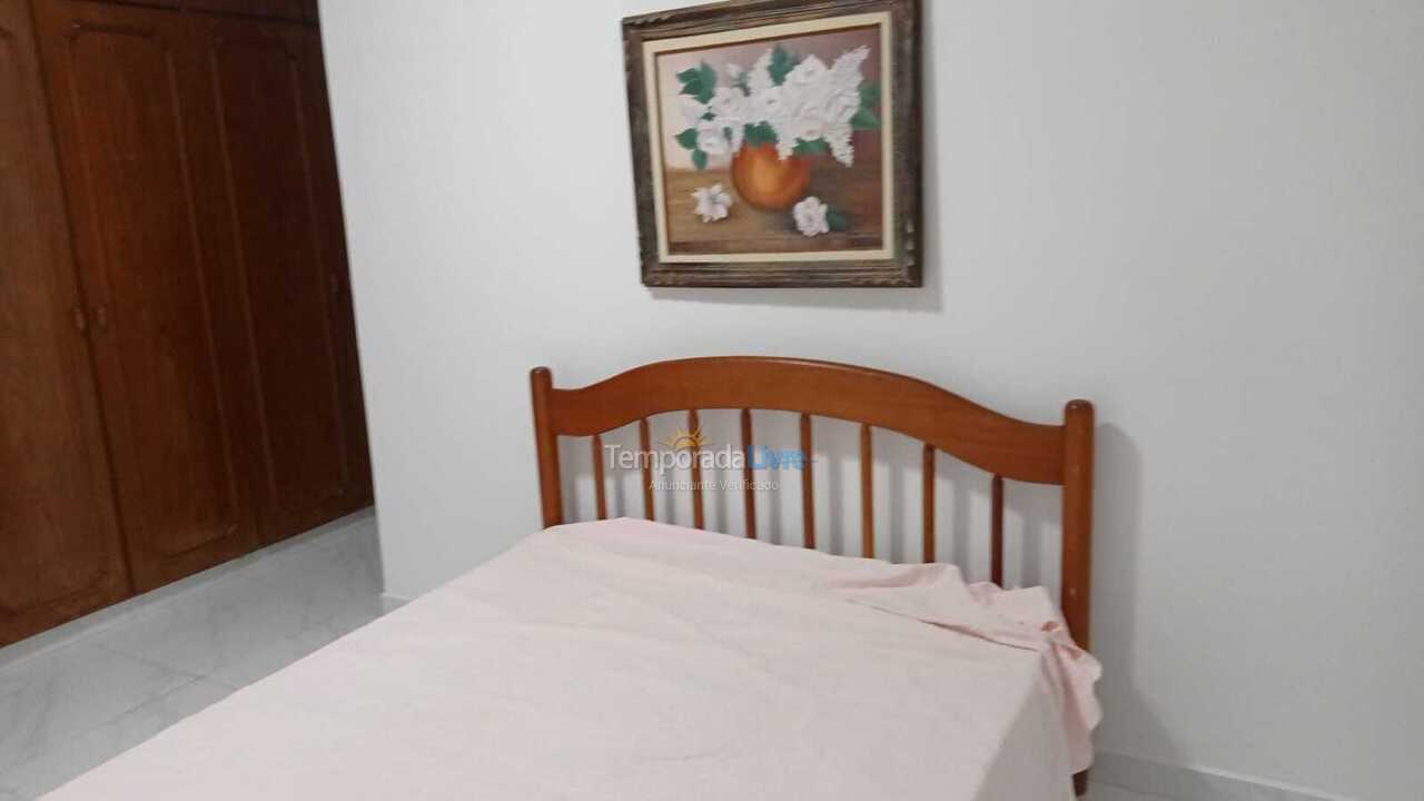 Apartamento para aluguel de temporada em Praia Grande (Vila Tupi)
