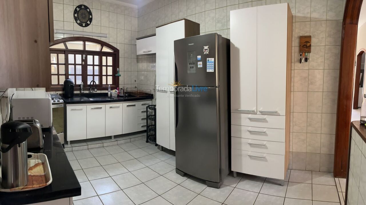 Casa para alquiler de vacaciones em Guarujá (Praia do Pernambuco)