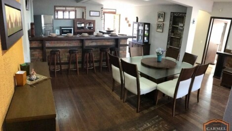 AMPLA CASA C/ 05 SUÍTES, BEIRA MAR EM MARISCAL, MESA DE SINUCA E MAIS.