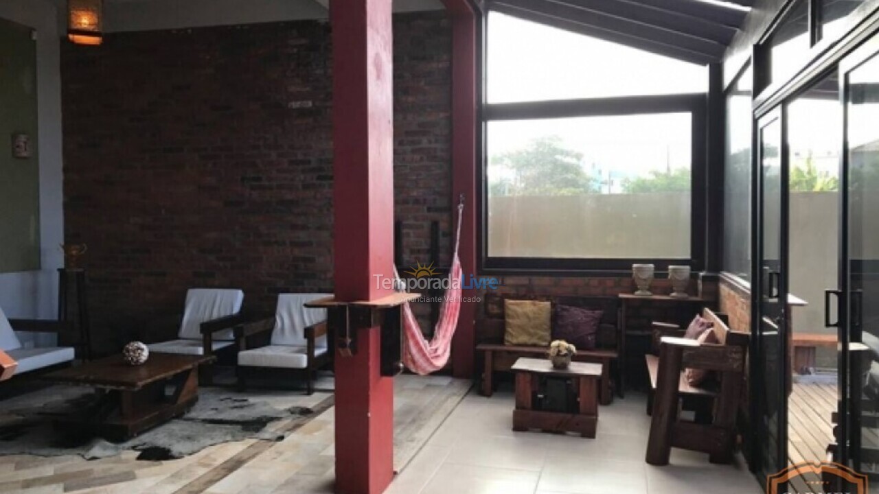 Casa para aluguel de temporada em Bombinhas (Mariscal)