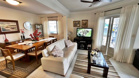 4 bedroom house in the center of de Bal. Camboriu / barbecue / wifi