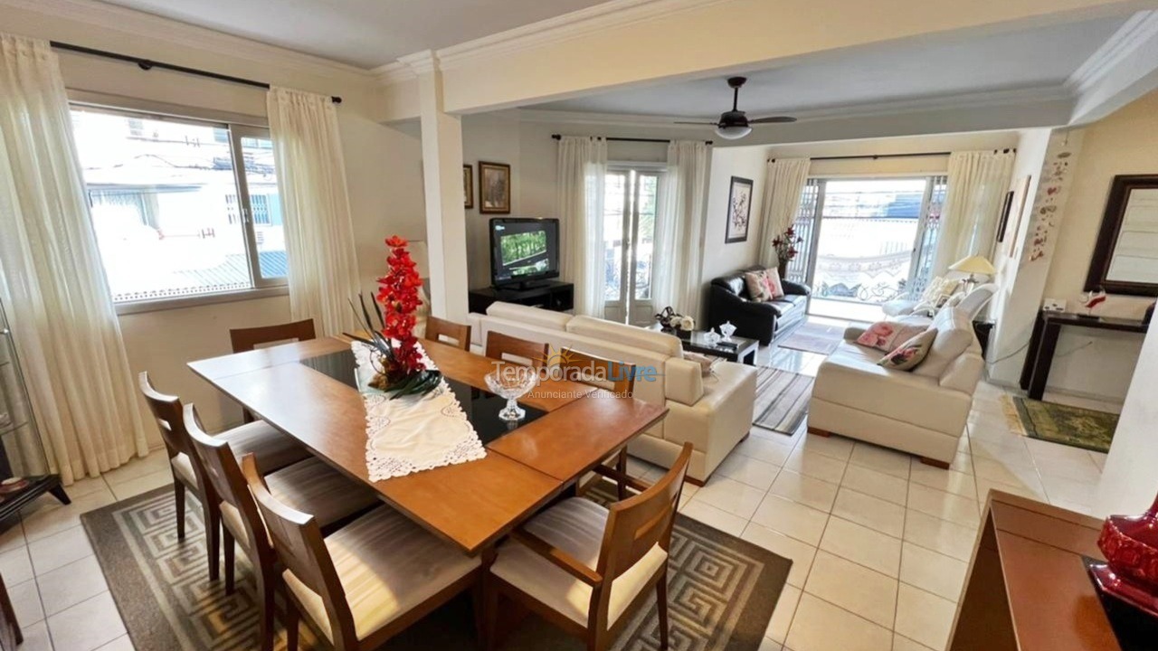 House for vacation rental in Balneário Camboriú (Praia Central)