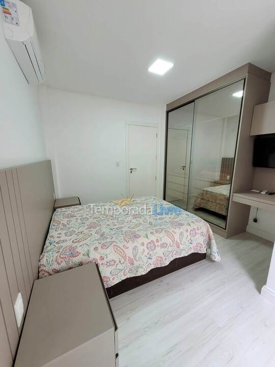 Apartamento para aluguel de temporada em Itapema (Meia Praia)