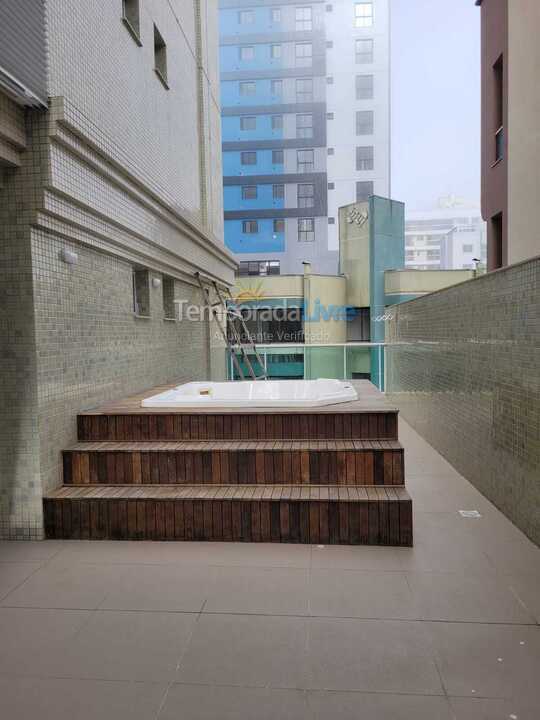 Apartamento para aluguel de temporada em Itapema (Meia Praia)