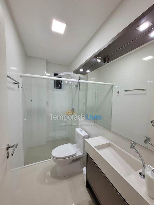 Apartamento para aluguel de temporada em Itapema (Meia Praia)