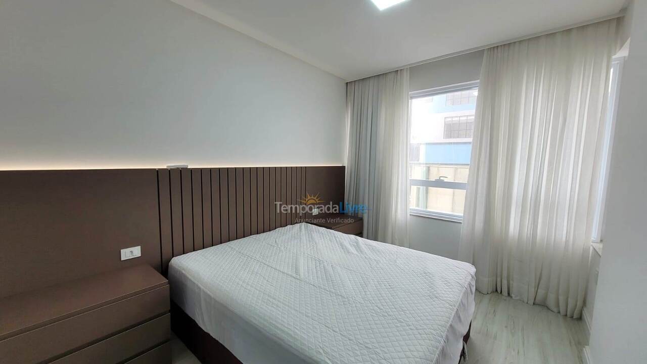 Apartamento para aluguel de temporada em Itapema (Meia Praia)