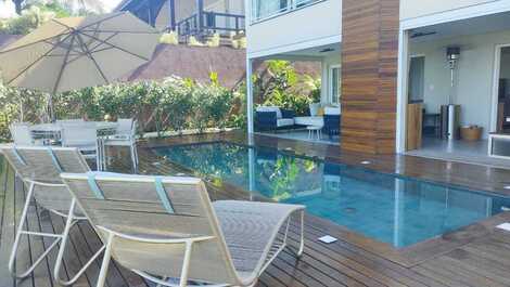 Casa pé na areia na praia de juquehy