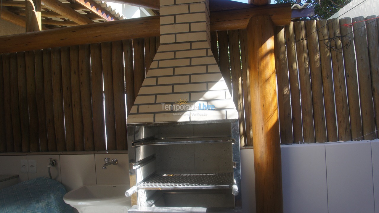 Apartamento para aluguel de temporada em Mata de São João (Imbassaí)