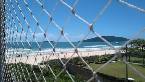 PÉ-NA-AREIA INGLESES APARTMENT WITH WONDERFUL VIEWS