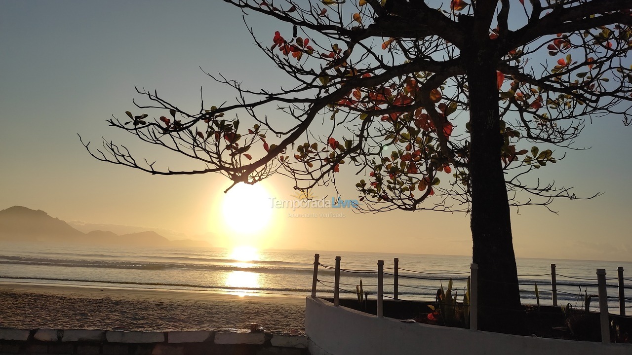 Apartment for vacation rental in Ubatuba (Praia das Toninhas)