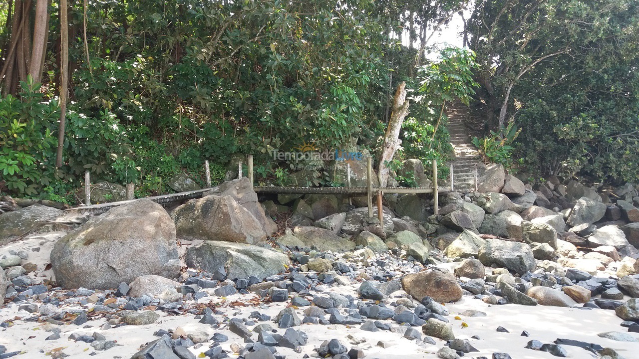 Apartment for vacation rental in Ubatuba (Praia das Toninhas)