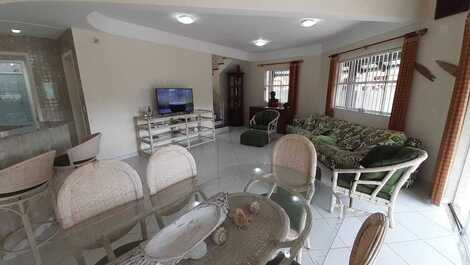 Piso de 3 habitaciones a 200 mts de la playa de Canto Grande